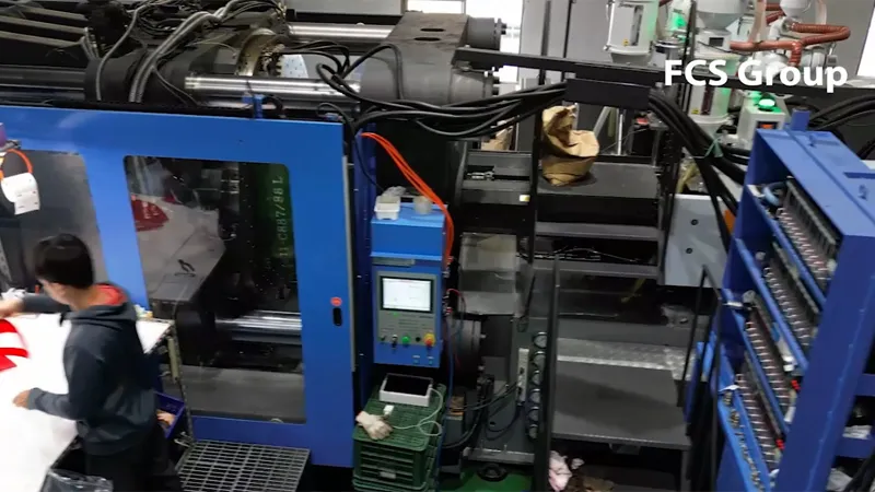 Injection molding of three-color tail light